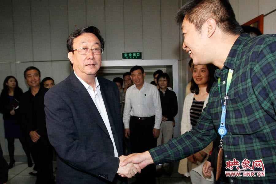 河南省委書記、省人大常委會(huì)主任郭庚茂視察河南人民廣播電臺(tái) 映象網(wǎng)記者邵恰 段晉哲/攝