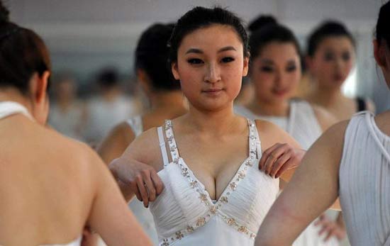 藝考面面觀之辛酸史 18歲女生騙外婆萬元抽脂 藝考面面觀之辛酸史 18歲女生騙外婆萬元抽脂