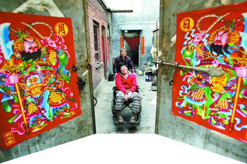 78歲婆婆照顧重病兒媳 稱(chēng)其就是自己的親閨女 78歲婆婆照顧重病兒媳 稱(chēng)其就是自己的親閨女