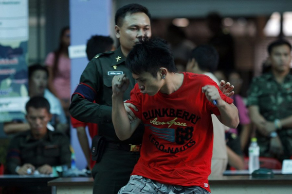 泰國進(jìn)行征兵抽簽 泰國進(jìn)行征兵抽簽