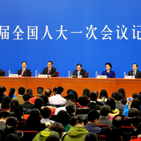 李克強(qiáng)會(huì)見(jiàn)中外記者