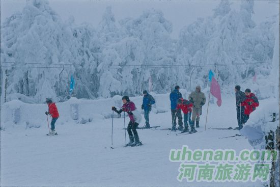 冬之夢——在峨眉玩高山滑雪 冬之夢——在峨眉玩高山滑雪