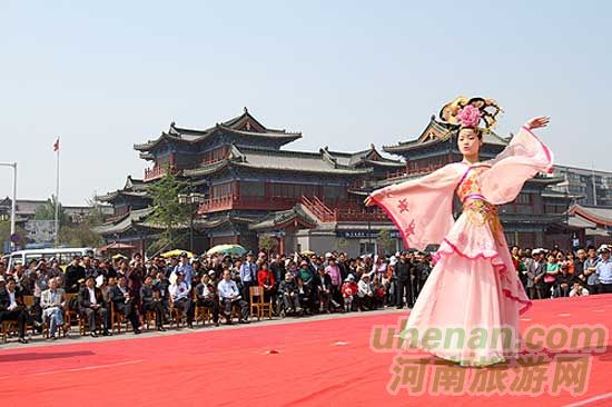 中國(guó)開(kāi)封第二屆宋詞樂(lè)舞文化展演周開(kāi)幕