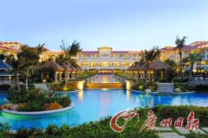 溫泉酒店全景氣派輝煌。