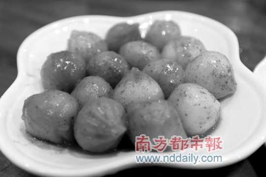 碧紗籠的水晶包,帶著咖啡味。