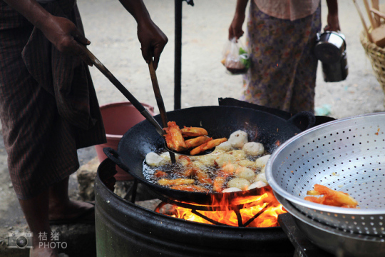 緬甸，繽紛的街邊平民小吃