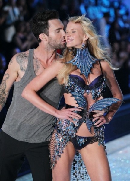 誰能有幸約會(huì)天使？維秘超模們的男星后宮團(tuán)