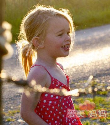  家長過度保護(hù) 孩子的獨(dú)立性會變差