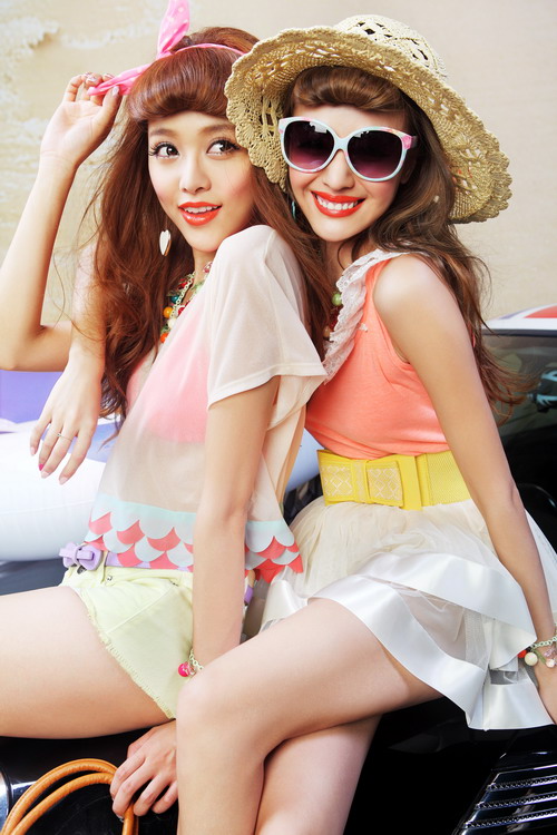 玩轉(zhuǎn)姐妹裝 和閨蜜一起“如花似玉” 玩轉(zhuǎn)姐妹裝 和閨蜜一起“如花似玉”