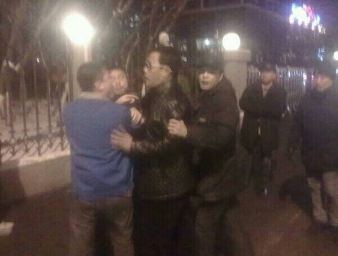 轉(zhuǎn)發(fā)到微博網(wǎng)曝趙本山徒弟駕無(wú)牌路虎追尾打人。