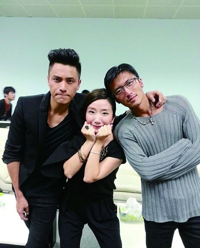 陶子和謝霆鋒陳坤合影 陶子和謝霆鋒陳坤合影