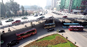 二七廣場和紫荊山區(qū)域公交站名采用地標(biāo)名加道路名進行升級