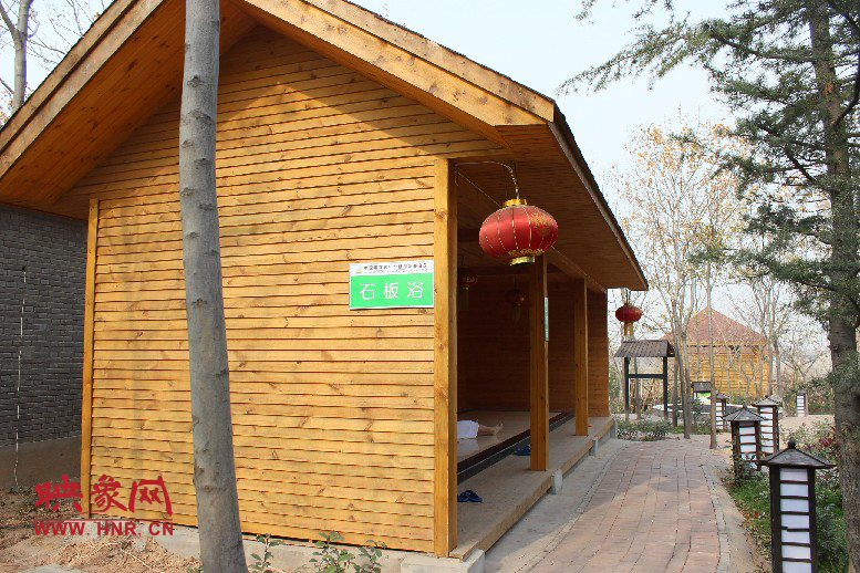 石板浴，躺在上面超級爽