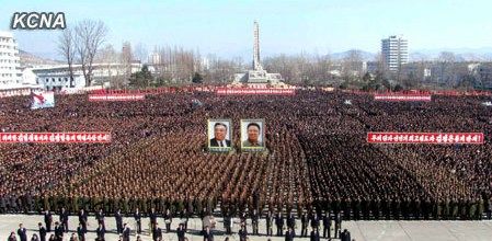 朝鮮民眾稱，朝鮮軍民“將在任意時(shí)期、對(duì)任意對(duì)象隨意實(shí)施無(wú)止境的正義打擊，一定實(shí)現(xiàn)民族的夙愿祖國(guó)統(tǒng)一大業(yè)”。
