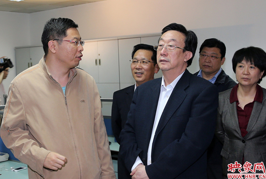 5月9日上午11點(diǎn)10分，河南省委書記郭庚茂一行來到映象網(wǎng)視察。映象網(wǎng)記者 邵恰 段晉哲攝
