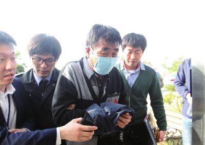 　4月19日，“歲月”號船長李俊錫被正式逮捕資料圖片。