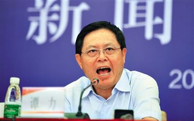 　譚力 男，1955年10月生，漢族，重慶市人，大學學歷，有知青經(jīng)歷。2009年3月前，一直在四川工