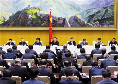 5月12日，國務(wù)院召開推進簡政放權(quán)放管結(jié)合職能轉(zhuǎn)變工作電視電話會議，李克強總理發(fā)表講話。新華社記者