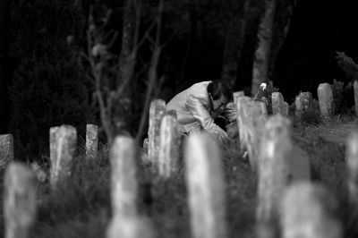 11月5日，祭奠者在騰沖遠征軍國殤墓園獻花。京華時報記者 潘之望 攝