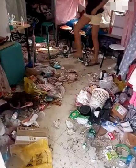 史上最臟女宿舍 網(wǎng)友表示為其終身大事操心:這能嫁出去?