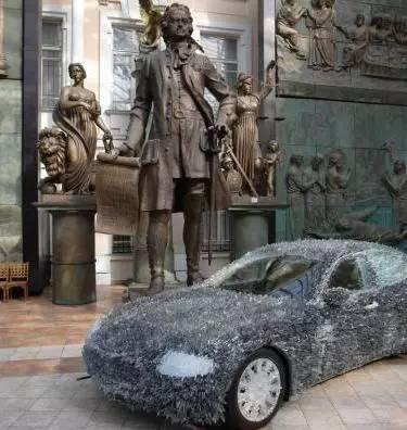 驚！車主用玻璃渣改裝瑪莎拉蒂