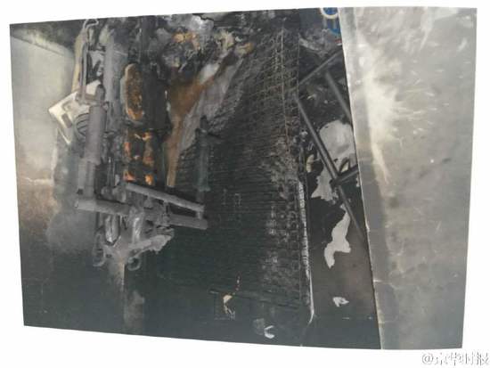 80后男子稱(chēng)尿褲子心情差 點(diǎn)火燒樓道雜物解悶