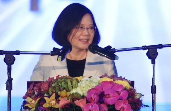 蔡英文向教師溫情喊話教師嗆：太晚了?。▓D片來源：臺灣《聯(lián)合報》）