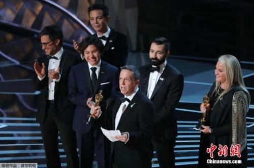 《尋夢環(huán)游記》獲最佳動(dòng)畫長片。主創(chuàng)說表示《尋夢環(huán)游記》證明了藝術(shù)能跨越種族，傳播到全世界。