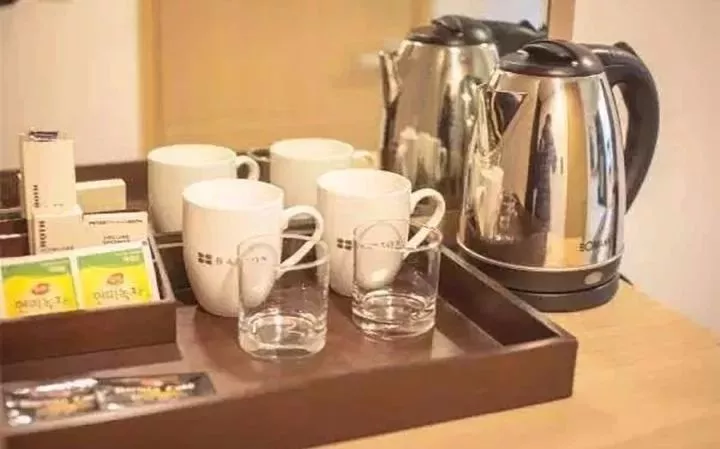 太惡心！女游客竟用酒店燒水壺煮自己的臟內(nèi)褲