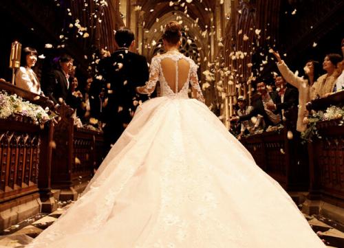 張馨予的婚紗成了淘寶爆款，知道價格后讓人大跌眼鏡！