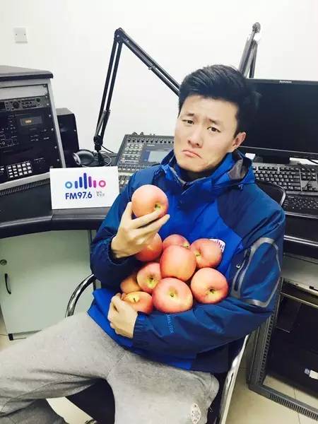 看來，我真的要裸了……