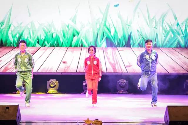 趙帥、夢(mèng)茹、樂天 舞蹈《咱們屯里的人》