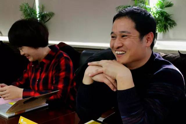 趙利勇（右一）鄭州出租車(chē)?yán)卒h車(chē)隊(duì)成員