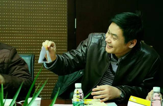 孫躍青 鄭州市公交公司車(chē)長(zhǎng)，首屆河南十大影響力公職人員獲獎(jiǎng)?wù)? complete=