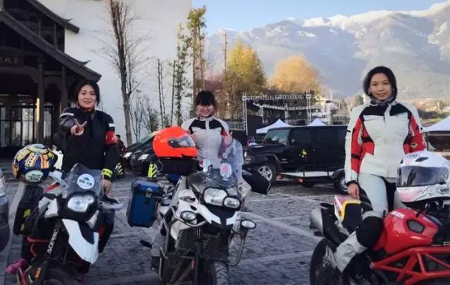 中間是菲菲？