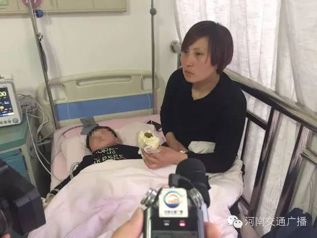 小浩天的母親通過(guò)河南交通廣播向所有幫助他們的人表達(dá)了感謝！
