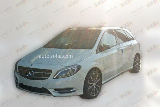 全新奔馳B260無(wú)偽諜照