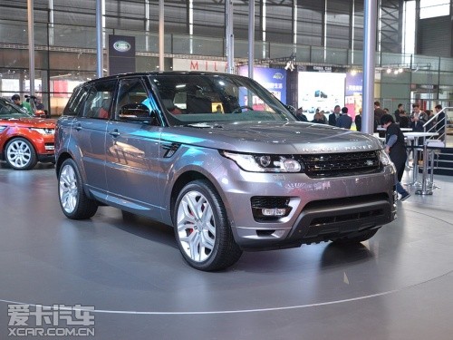 路虎攬勝運(yùn)動(dòng)版RS