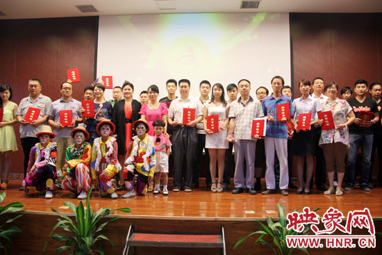 經(jīng)過網(wǎng)絡(luò)投票和專家評審，最終農(nóng)民兄弟樂隊的歌曲《中國夢》、動畫片《紅孩兒與大學(xué)院》以及《中原福塔兒童