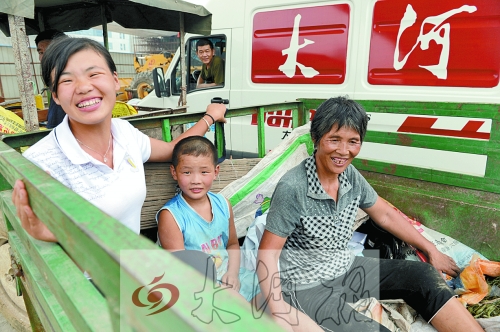 鄭州企業(yè)爭買愛心瓜 開封瓜農3500斤西瓜被買空