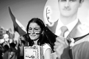 1日，土耳其民眾游行支持巴沙爾政權(quán)。新華社發(fā)