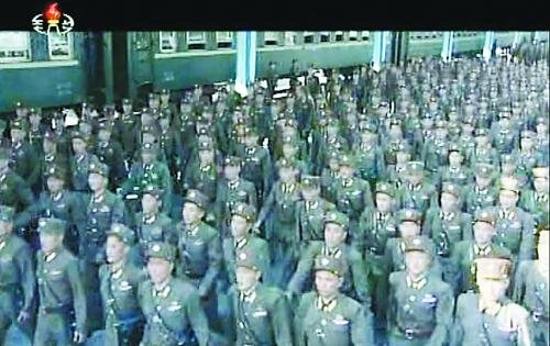 約2萬名朝鮮朝鮮人民軍基層軍官近日陸續(xù)抵達平壤，準備出席軍方大會。