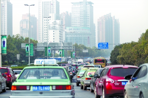 緯二路、順河路、城北路等路口雖多，卻比走金水路省時