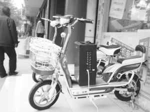 南陽(yáng)市區(qū)沿街門(mén)店搞促銷(xiāo)