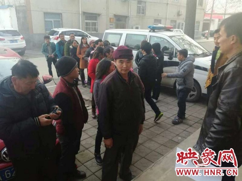 滎陽78名貴州籍農(nóng)民工兄弟拿到工資回家啦！