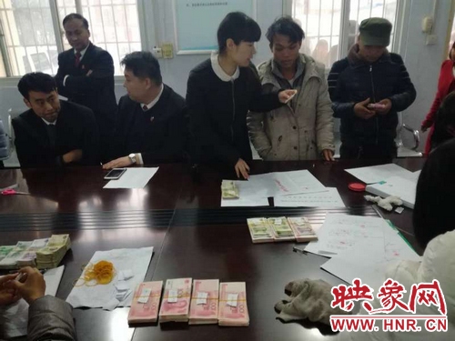 滎陽78名貴州籍農(nóng)民工兄弟拿到工資回家啦！