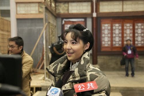 《大河兒女》演員接受媒體專訪。