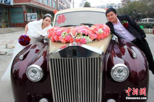浙江青年千萬(wàn)級(jí)勞斯萊斯迎娶上海新娘 浙江青年千萬(wàn)級(jí)勞斯萊斯迎娶上海新娘