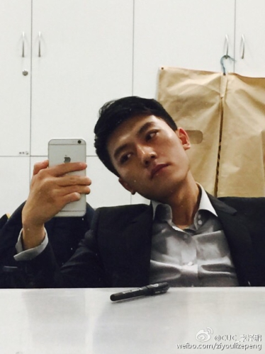 央視90后帥氣男主播走紅 央視90后帥氣男主播走紅