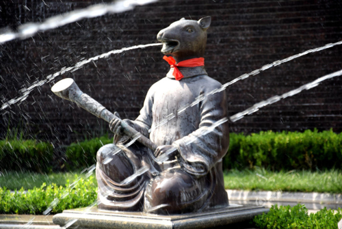 泰安一豪宅仿建十二生肖獸首銅像噴泉 泰安一豪宅仿建十二生肖獸首銅像噴泉